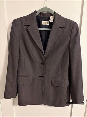 Villager Women's Textured Blazer. 8 petite. Black with subtle tan.